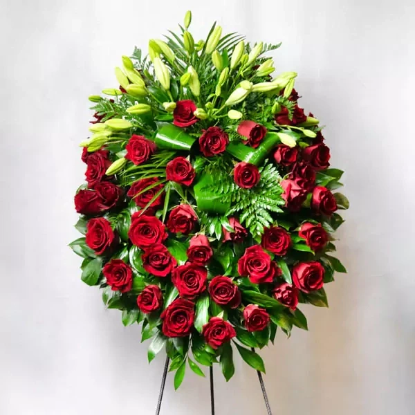 დიდი ოვალური გვირგვინი წითელი ვარდით